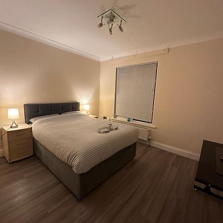 Leavesden Residence - Central - Cosy - Harry Potter 왓퍼드 외부 사진
