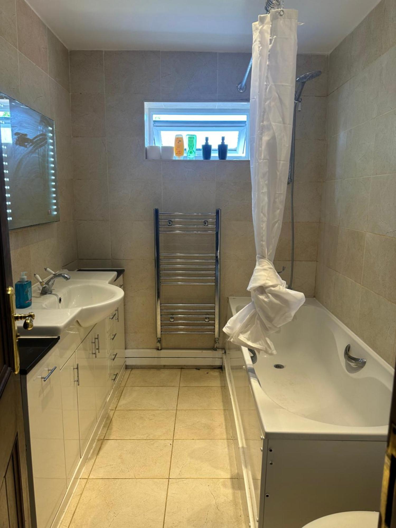 Leavesden Residence - Central - Cosy - Harry Potter 왓퍼드 외부 사진
